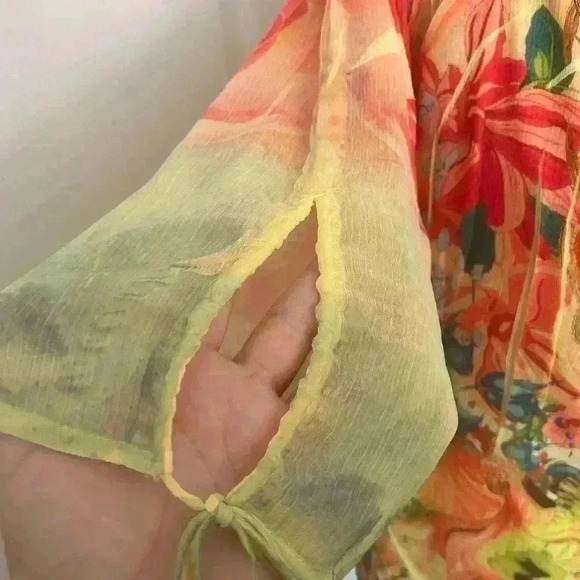 Live and Let Live Womens‎ Small Orange Animal Floral Short Sleeve Print Blouse - Picture 5 of 12